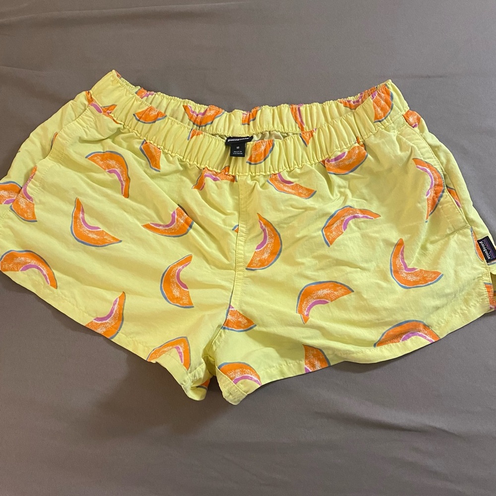 Patagonia Women’s Barely Baggies size Medium